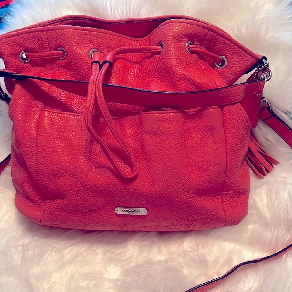 AVERY LEATHER DRAWSTRING (COACH F27003)
SILVER/SIENNA
COACH STYLE # F27003